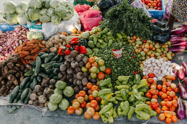 9 Ways to Save Money On Healthy Food